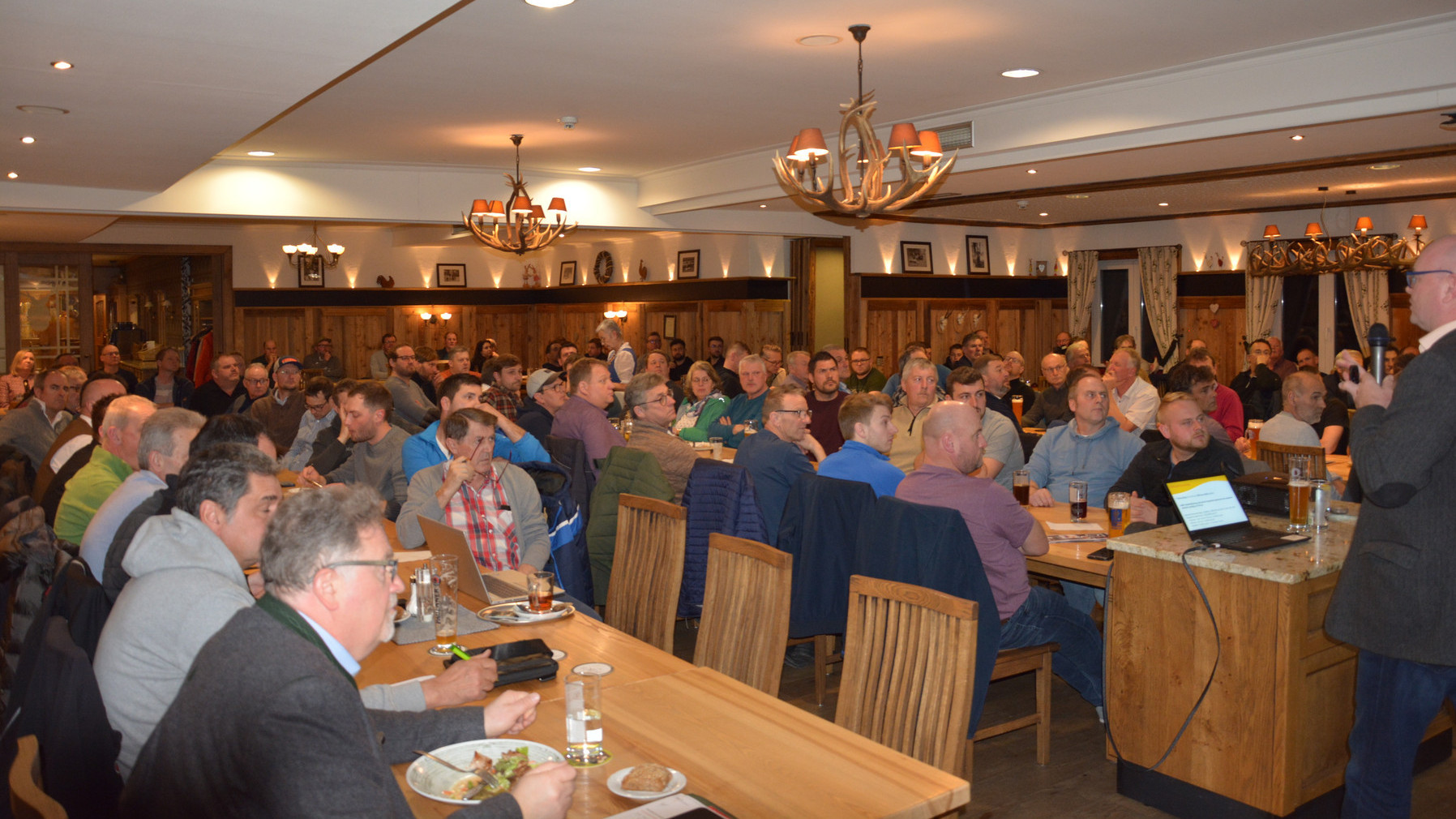 Foto Publikumsfoto in Wirtshaus